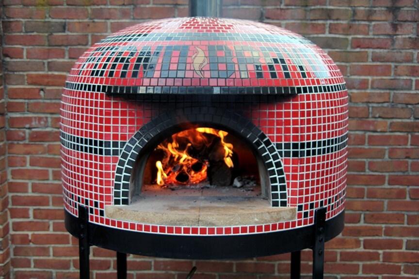Brick oven with temperature gauge  Pizza oven, Wood fired oven, Pizza oven  outdoor