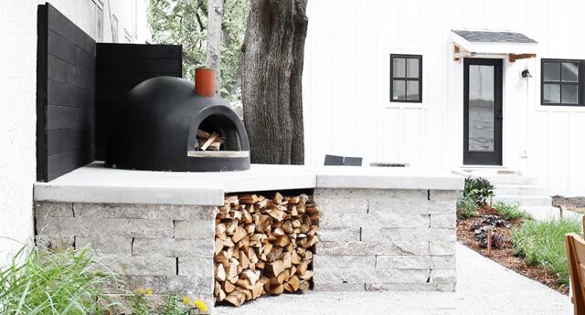 How to Start a Fire in a Wood Fired Forno Bravo Oven - Forno Bravo.  Authentic Wood Fired Ovens